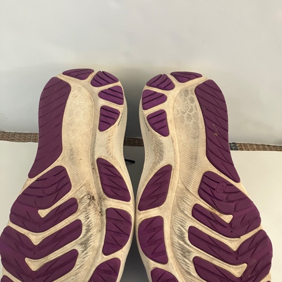 Women’s Asics size 9.5 flytefoam running shoes ( runs small fits a 8.5 - Picture 4 of 5